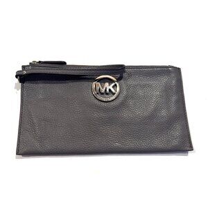 NWOT Michael Kors Pebble Leather Gray Wristlet Zip Top